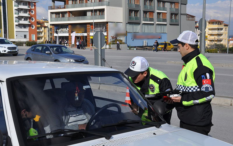 Sürücüler: Hafta sonunda yollara dikkat!