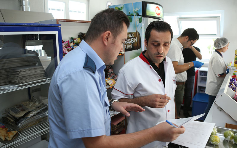 Merkezefendi zabıtasından kantin denetimi