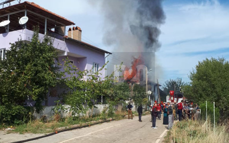 Yangında ev oturulamaz hale geldi