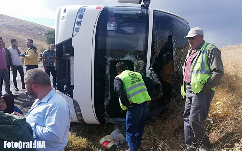 Tur otobüsü devrildi: 1 ölü, 4’ü ağır 29 yaralı
