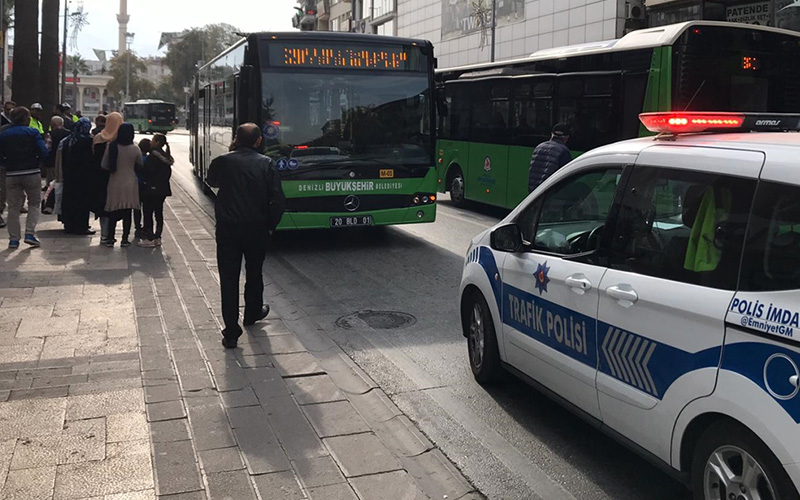 Belediye otobüsünün çarptığı yaya yaralandı