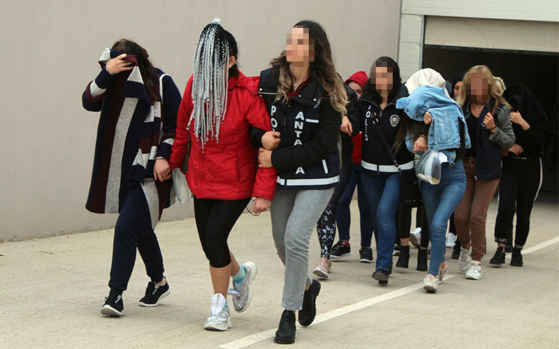 “Jigolo yapma” vaadiyle dolandırıcılık: 19 gözaltı