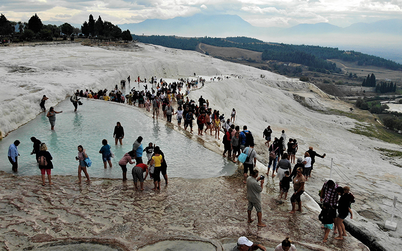 Pamukkale’de ara tatil bereketi
