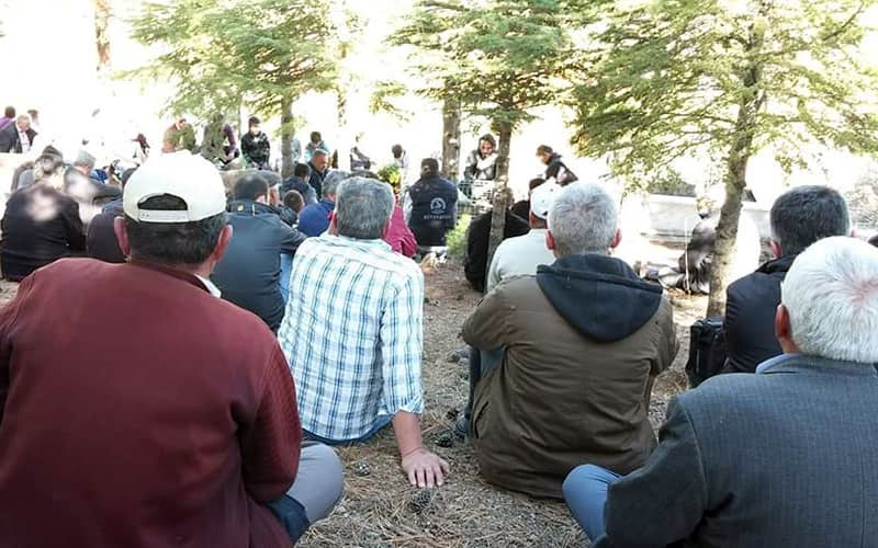 Traktörle manevra yaparken oğlunu ezdi