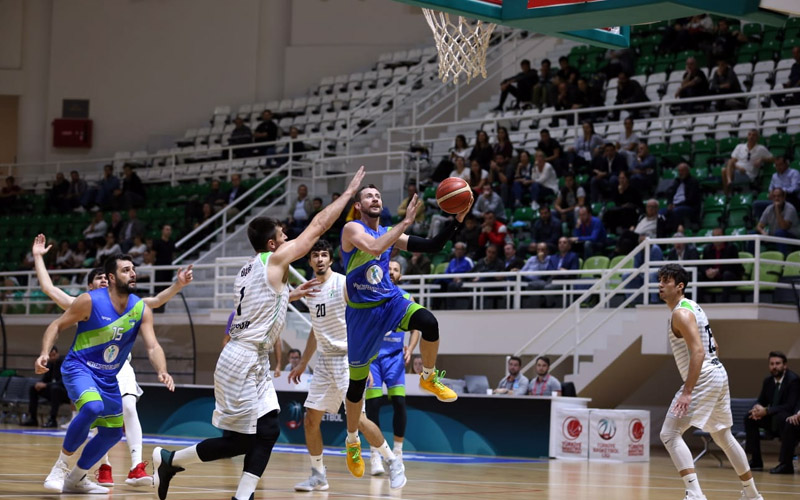Merkezefendi, Bornova’ya 80-72 yenildi