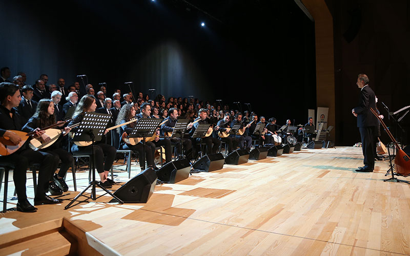 Büyükşehir Korosundan halk müziği konseri