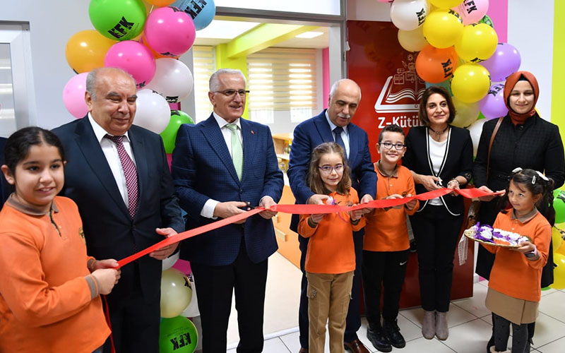 Necip Fazıl Kısakürek İlkokulu Z-Kütüphanesi açıldı