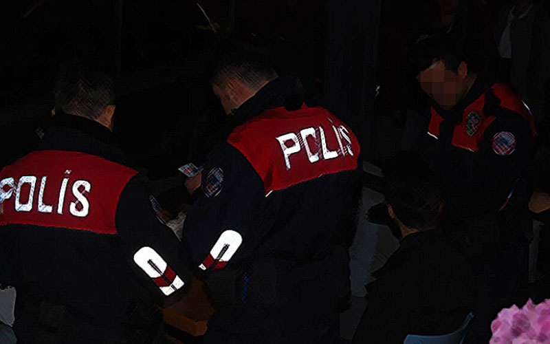 176 eğlence yerine girildi, aranan 207 kişi yakalandı