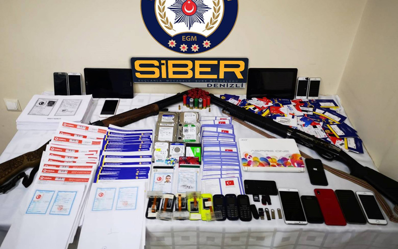 Bir ayda 100 bin liralık vurgun yaptılar