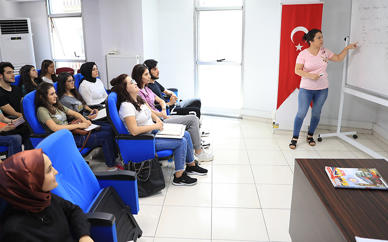 Pamukkale Belediyesi’nin dil kurslarına  kayıtlar başladı