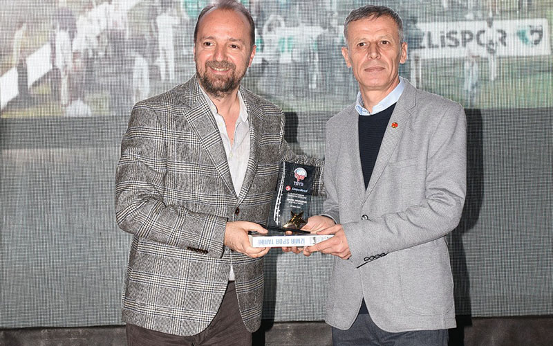 TSYD İzmir Şubesi Denizlispor’u yılın takımı seçti