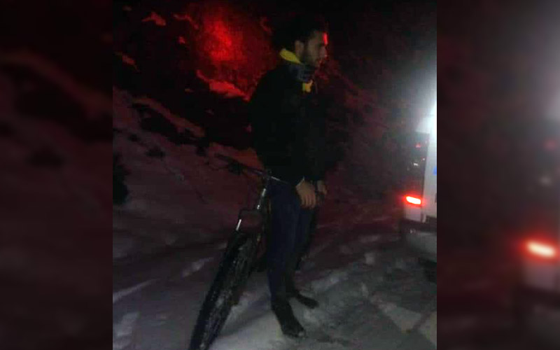 Bisikletiyle doğa gezintisine çıktı, donmak üzereyken kurtarıldı