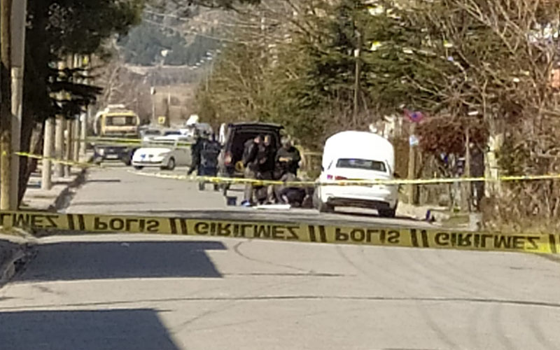 İş insanının aracında bulunan el yapımı bomba çıktı