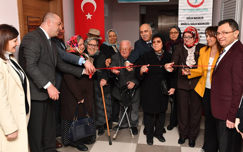 Karahan’dan Buldan’da bir dizi açılış