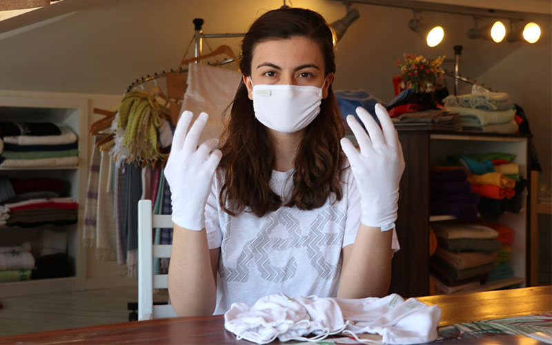 Denizli’de bir firma, antibakteriyel kumaştan maske üretti