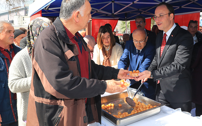 Pamukkale Belediyesi şehitler için lokma hayrı yaptı