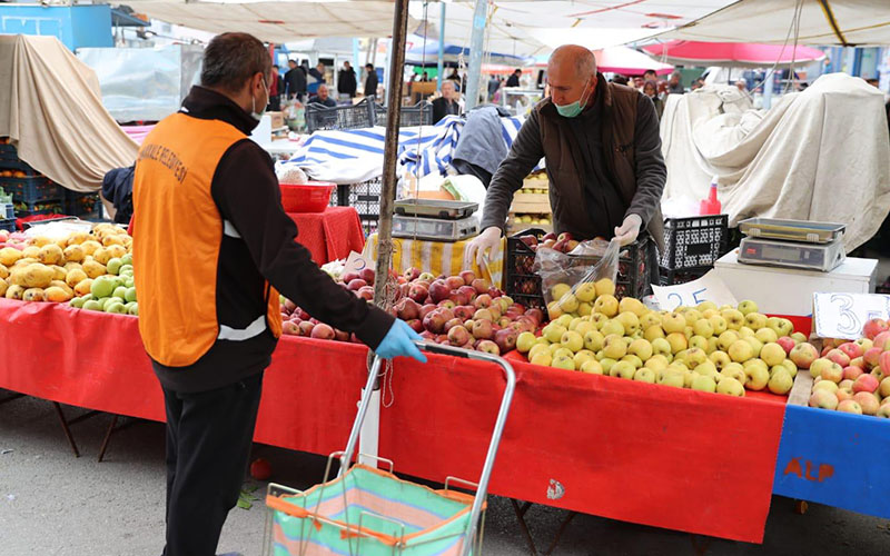 65 yaş ve üzerindekilerin pazar alışverişi Pamukkale Belediyesi ekiplerince yapıldı