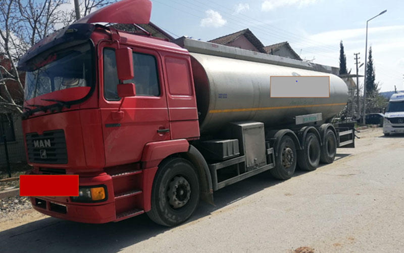 Bir tanker kaçak şarap ele geçirildi