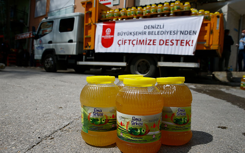 Büyükşehir’den çiftçiye 30 bin litre elma sirkesi