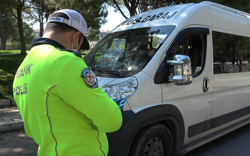 Pazar yerleri, marketler ve toplu taşıma araçlarında coronavirüs denetimi