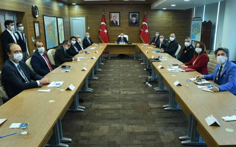 Hastanede yatışı gerektirmeyen coronavirüs tanılı hastalar KYK yurtlarında tutulacak