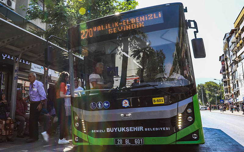 Vefa Sosyal Destek Grubu görevlilerine otobüsler ücretsiz
