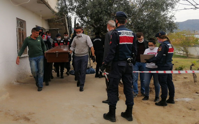 2 katlı evi alevler yuttu, yanarak can verdi