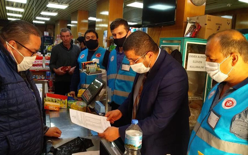 Din görevlileri 25 kişinin 8.300 TL bakkal borcunu ödedi