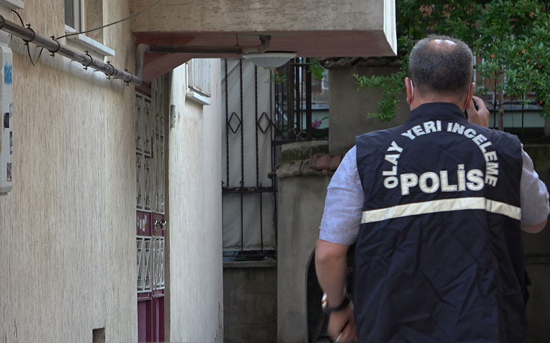 Emekli polis tabancasını temizlerken kendini vurdu