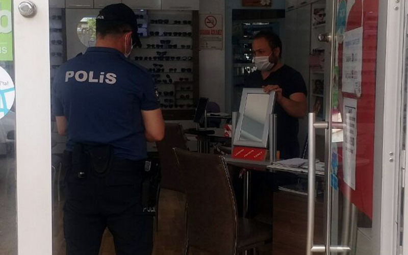 Tavas emniyetinden esnafa maske denetimi