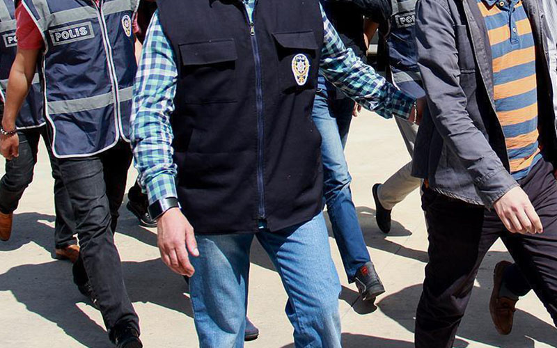 Polis 100 kişiyi yakaladı