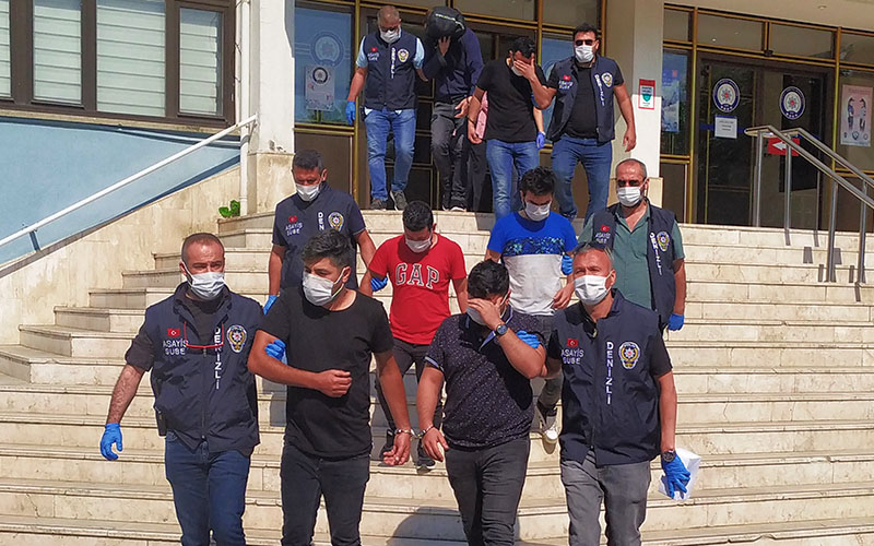 Eskort kadın temini vaadiyle 1 milyon liralık vurgun yapmışlar
