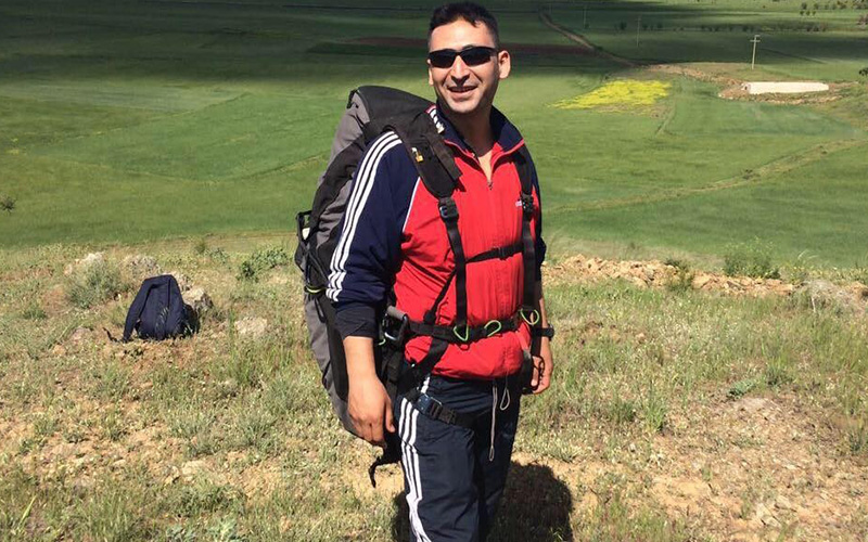 Yamaç paraşütü atlayışında astsubay hayatını kaybetti