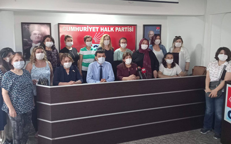 CHP’li kadınlar, kadın cinayetlerini protesto etti