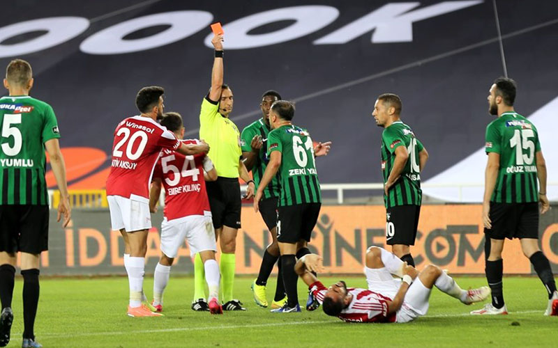 Denizlisporlu Zeki Yavru’ya 2 maç ceza