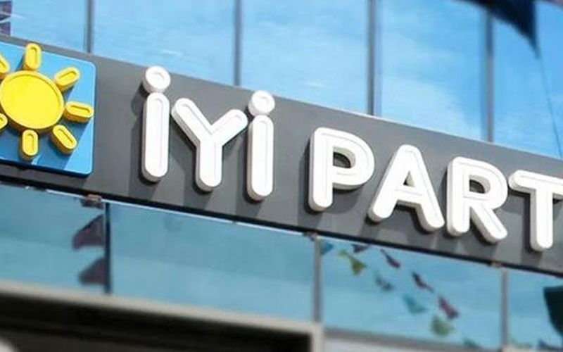 İYİ Parti Çivril İlçe Yönetiminden 3 asil, 5 yedek üye daha istifa etti