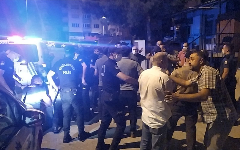 Düğünde 2 grup kavga etti, 2 tabanca bulundu