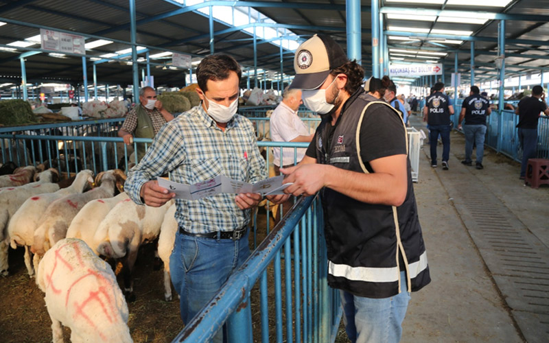 Dolandırıcılara karşı hayvan pazarında önlemler alındı