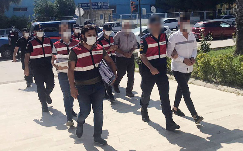 Denizli ve Milas’taki tefecilik operasyonunda 4 kişi gözaltına alındı