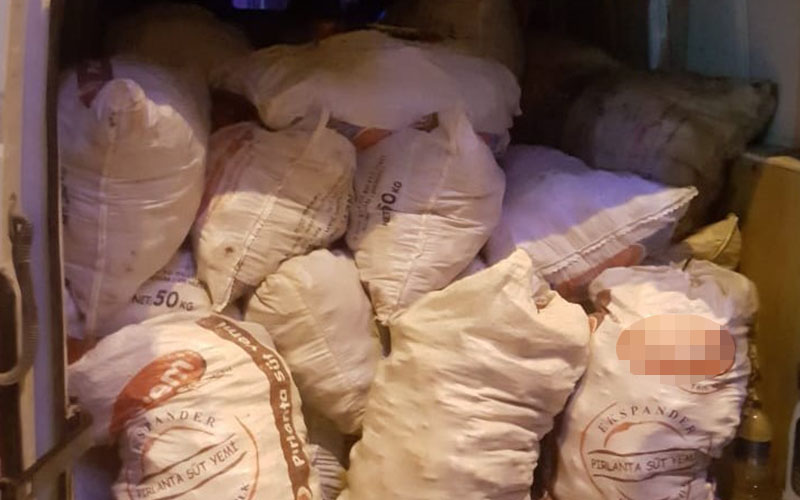 Biberleri yükledi, parasını ödemeden kaçtı ama…