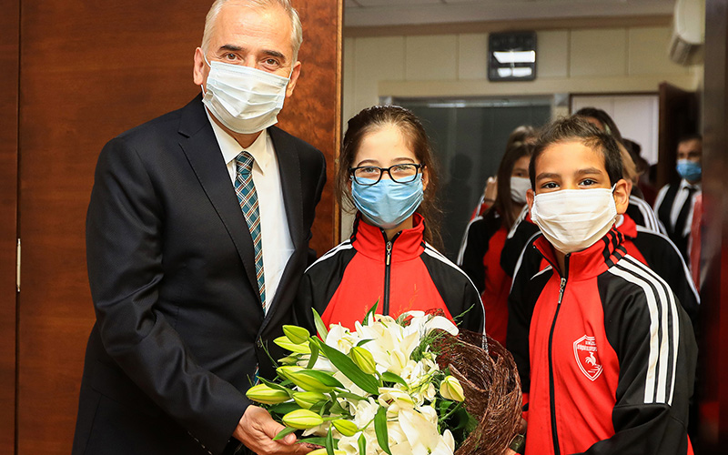 Büyükşehir Belediyespor Kulübü sporcularından Zolan’a ziyaret