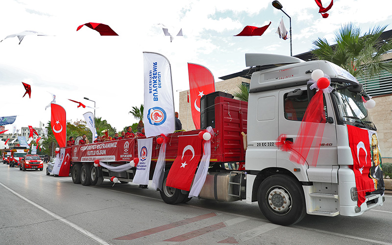 Büyükşehir’den 29 Ekim’e özel Cumhuriyet TIR’ı