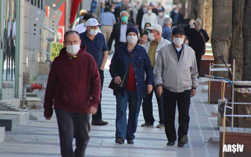 Bir günde coronavirüs izolasyonunu ihlal eden 1.465 kişi yakalandı