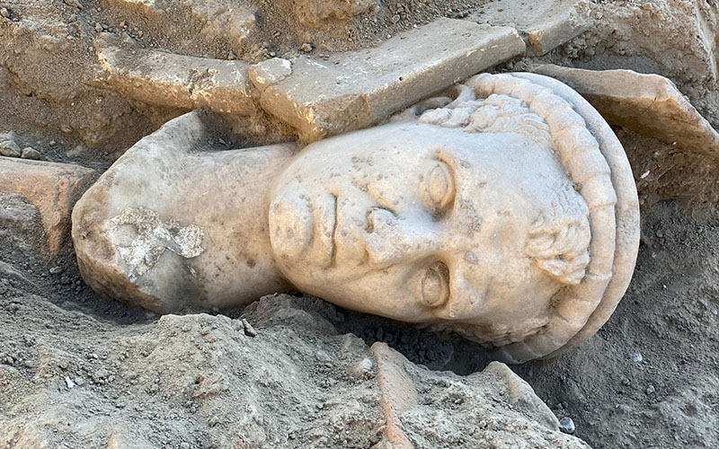 Laodikya’da 2 bin yıllık rahip başı heykeli bulundu
