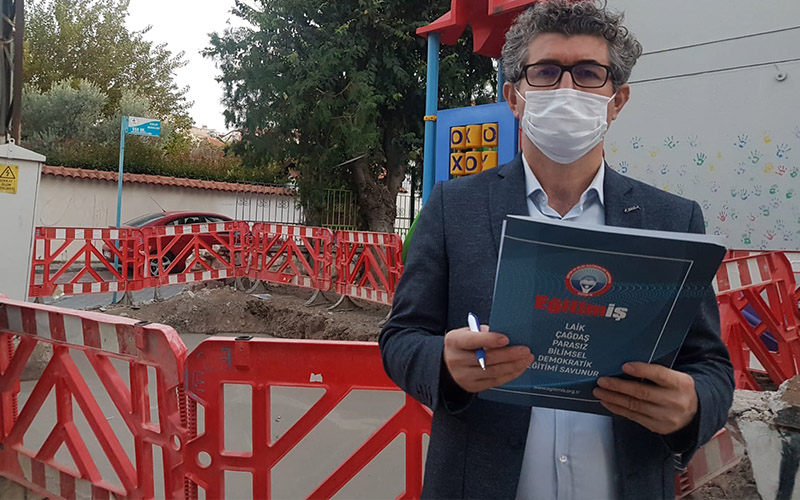 Okul bahçesine elektrik trafosu