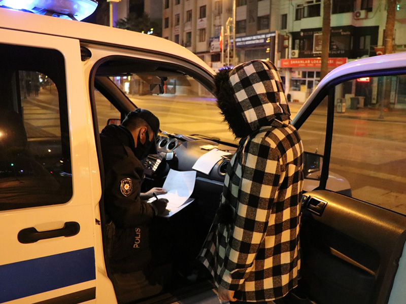 Sokağa çıkma kısıtlamasına uymayanlara para cezası