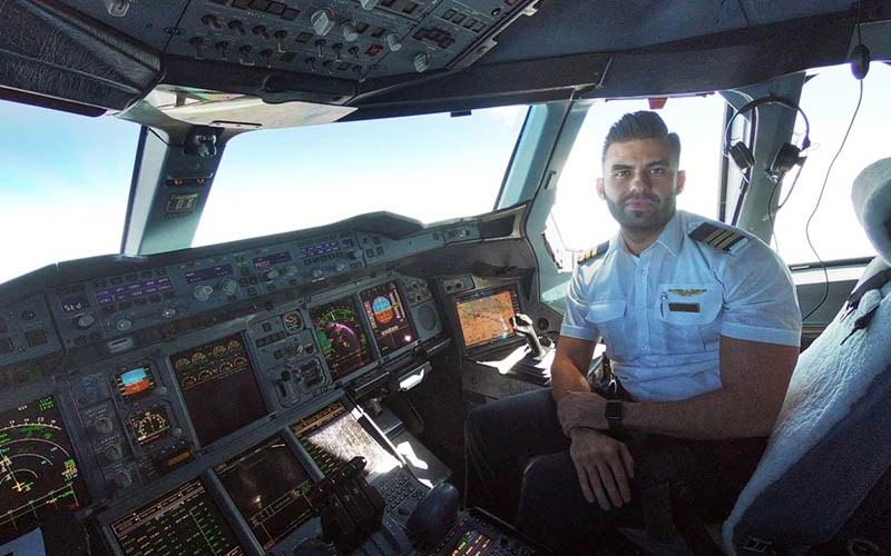 Denizlili pilot, dünyanın en büyük uçağında kaptanlık yapıyor