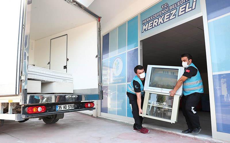 Merkezefendi Belediyesinden ihtiyaç sahiplerine mobilya ve beyaz eşya desteği