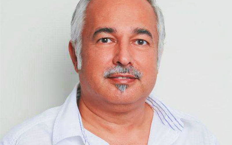 Denizlili doktor Kandilcioğlu, İzmir’de coronavirüsten hayatını kaybetti