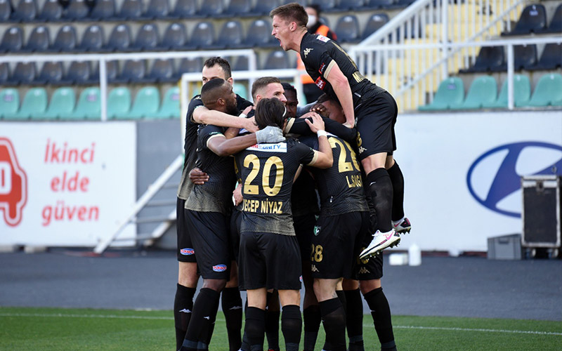 Denizlispor, lider Alanyaspor’u 1-0 yendi